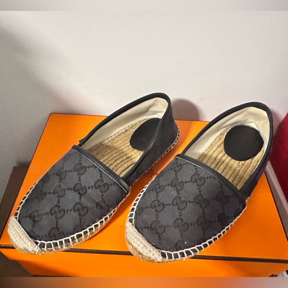 Gucci flats